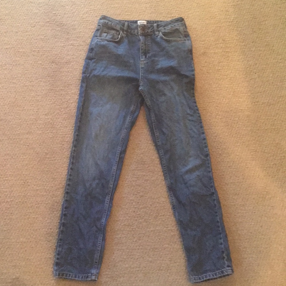Urban Outfitters BDG MOM jeans size 27